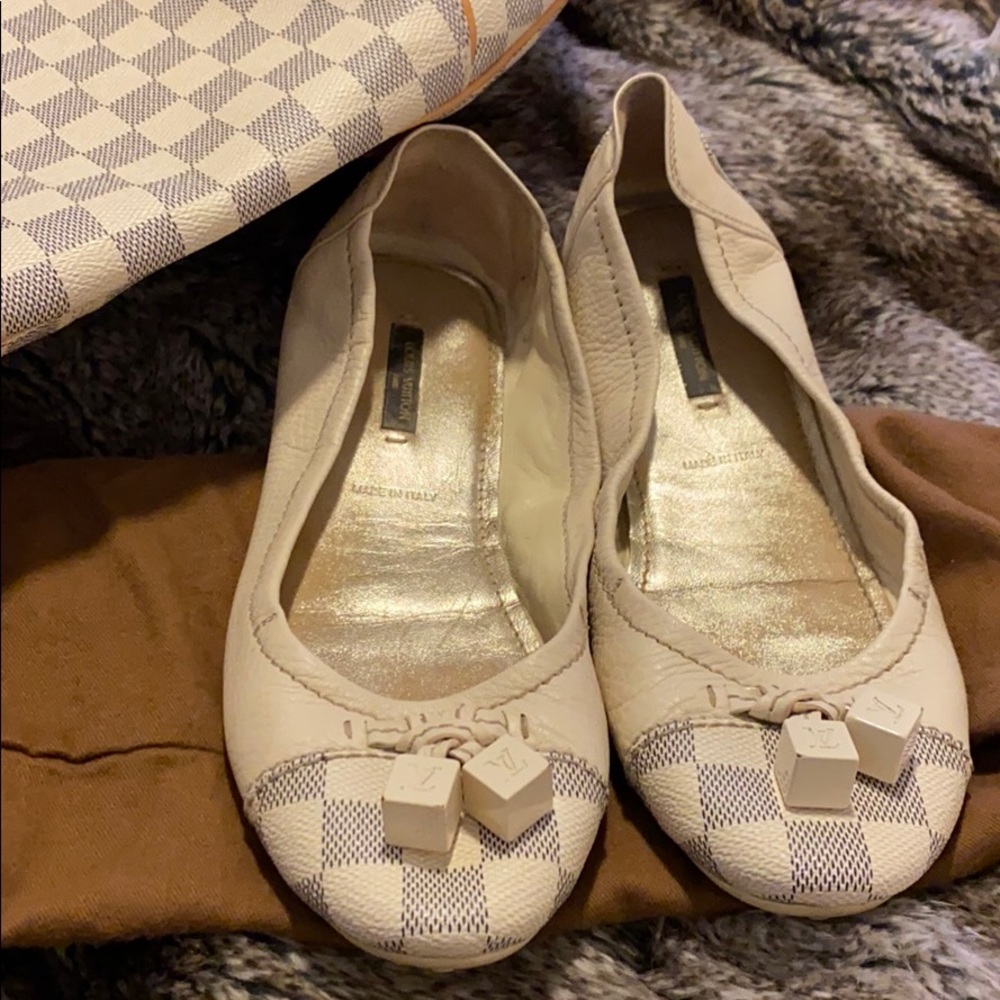 Gently used LV Damier Azure ballet flats size 39